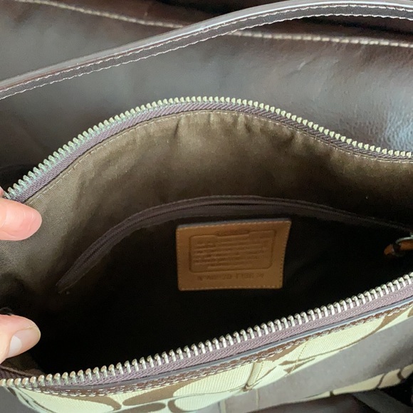 Coach crossbody bag. - Picture 2 of 3